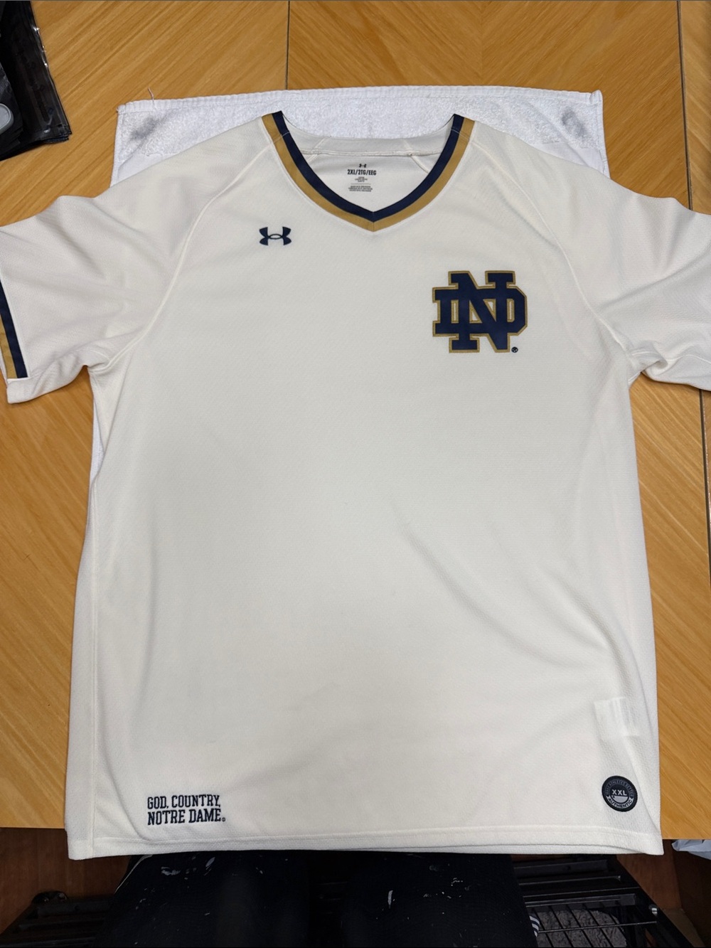 Men’s Notre Dame Under Armour Embroidered Baseball Jersey Size 2XL Never Worn